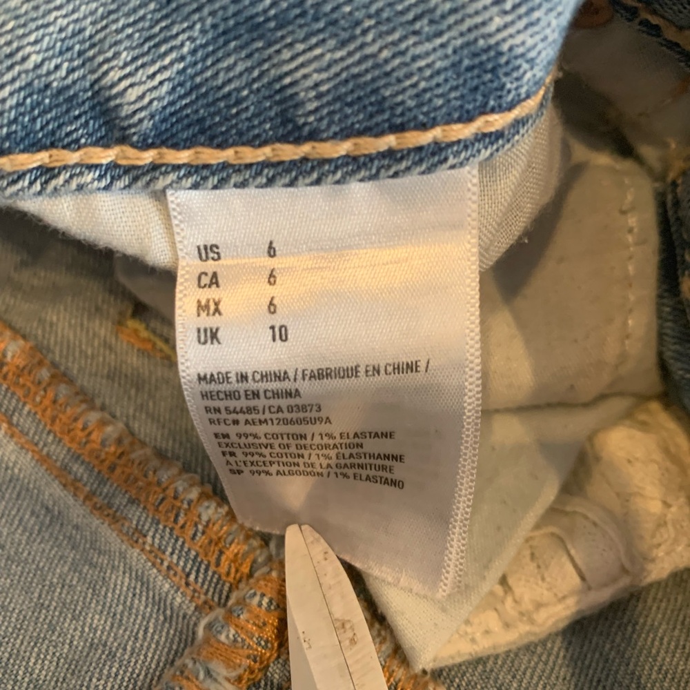 American Eagle Outfitters Light Blue Distressed Jean Shorts - Picture 4 of 8